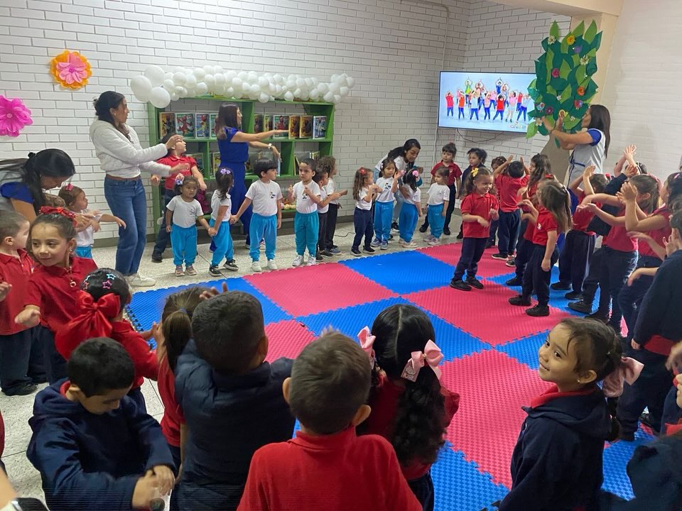 INTELIKIDS Visita a Mater Dei
